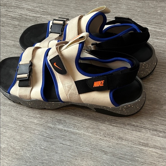 Nike Canyon
Fossil men’s sandals - Picture 5 of 6
